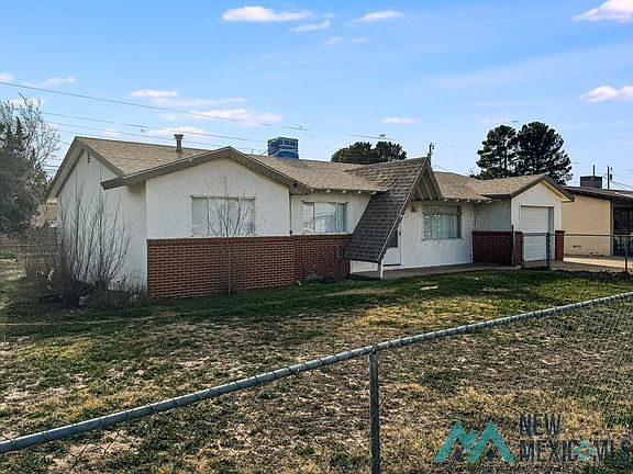 3rd image of 1101 W Aspen Ave