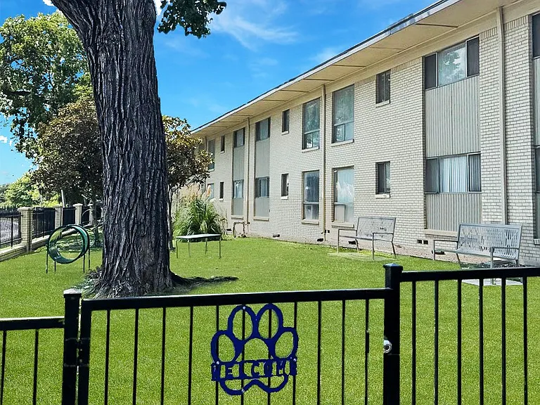 Fairfax — Photo 18