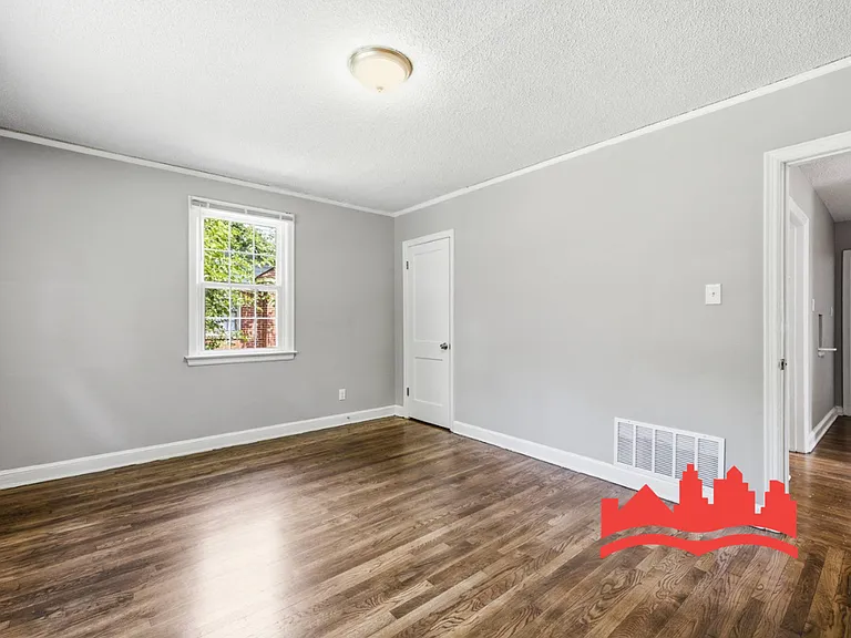 1698 Edward Ave — Photo 17