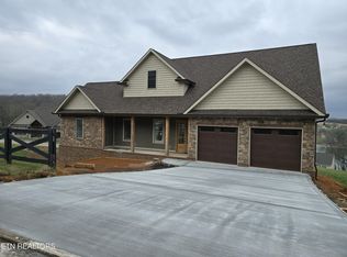 542 River Rd, Loudon, TN 37774