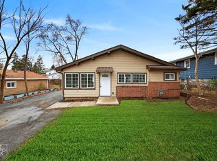 33704 N Oakland Dr, Grayslake, IL 60030