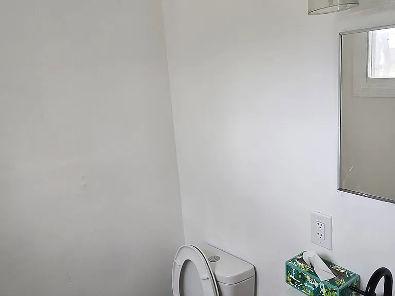 1/2 Bath