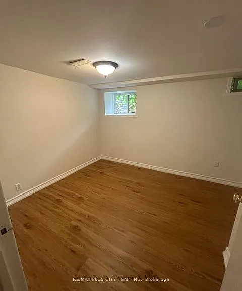 686 Sammon Ave #BASEMENT — Photo 13