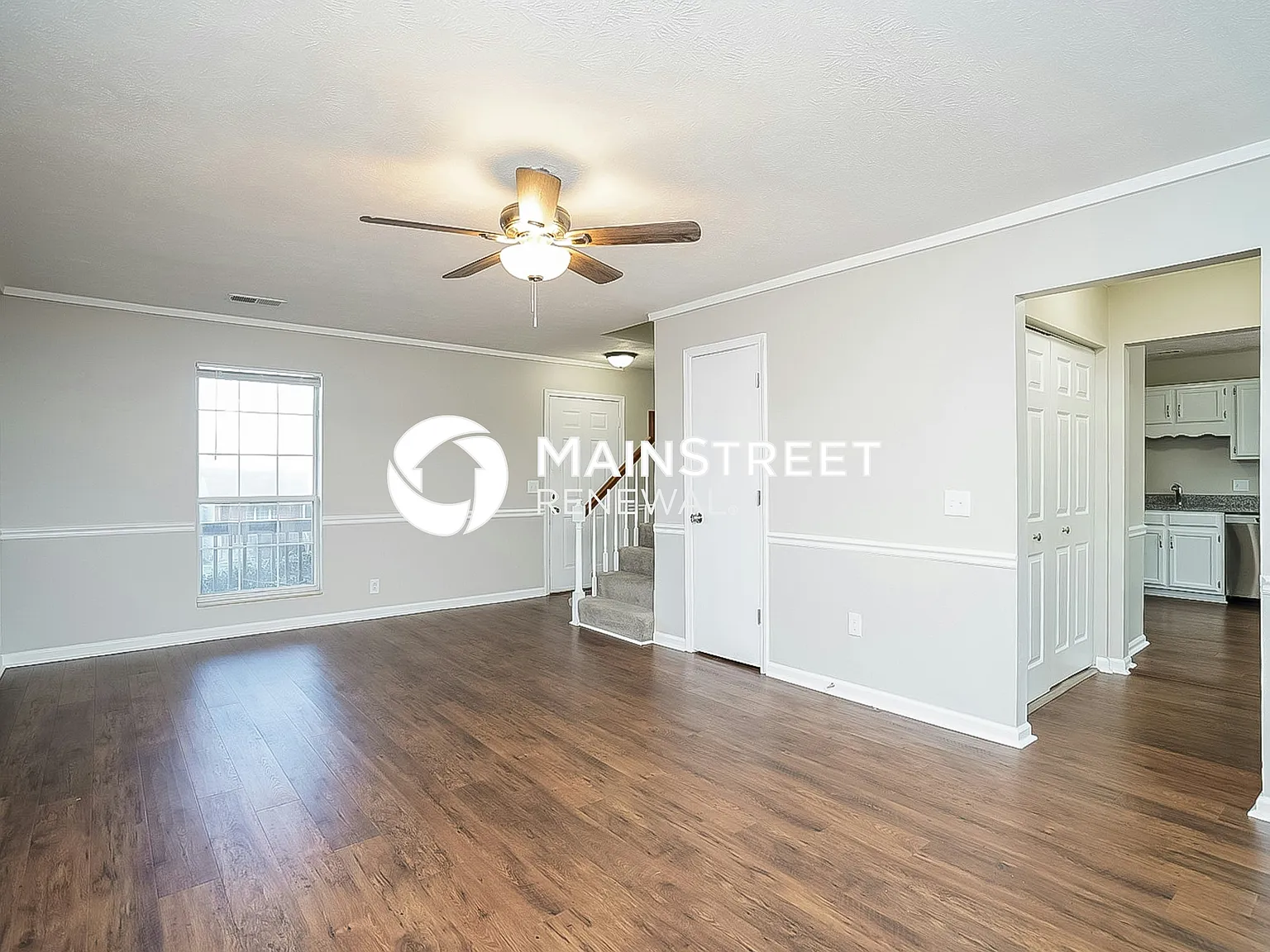 1117 Burlingame Ct — Photo 3