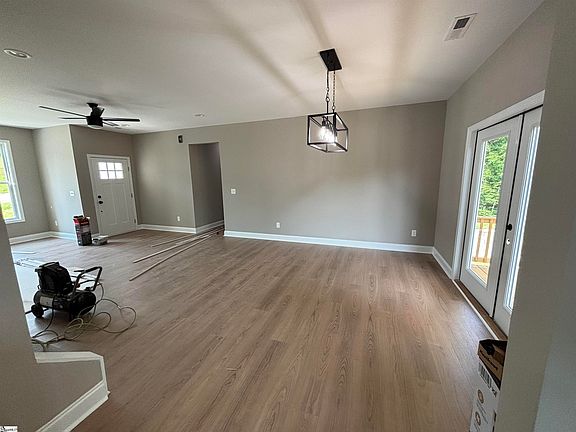 5th image of 713 Rockcliff St
