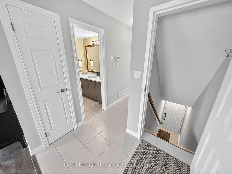 85 Mullin Dr #1B — Photo 2