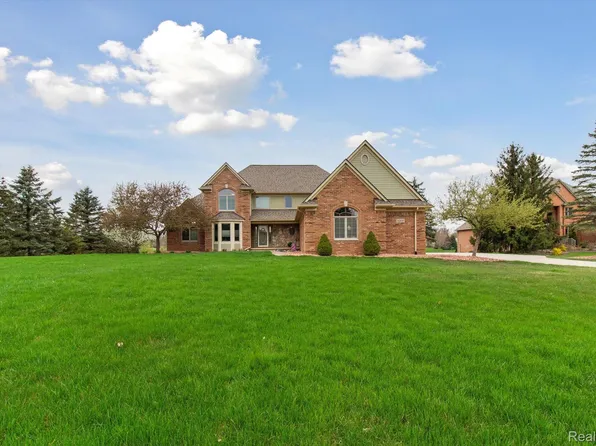 11209 Chapman Ct, Romeo, MI 48065