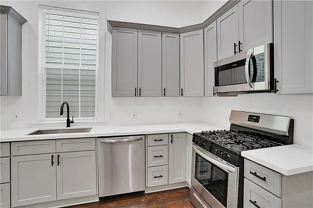 2 bed, 2.0 bath, 825 sqft, $1,500 — Photo 2