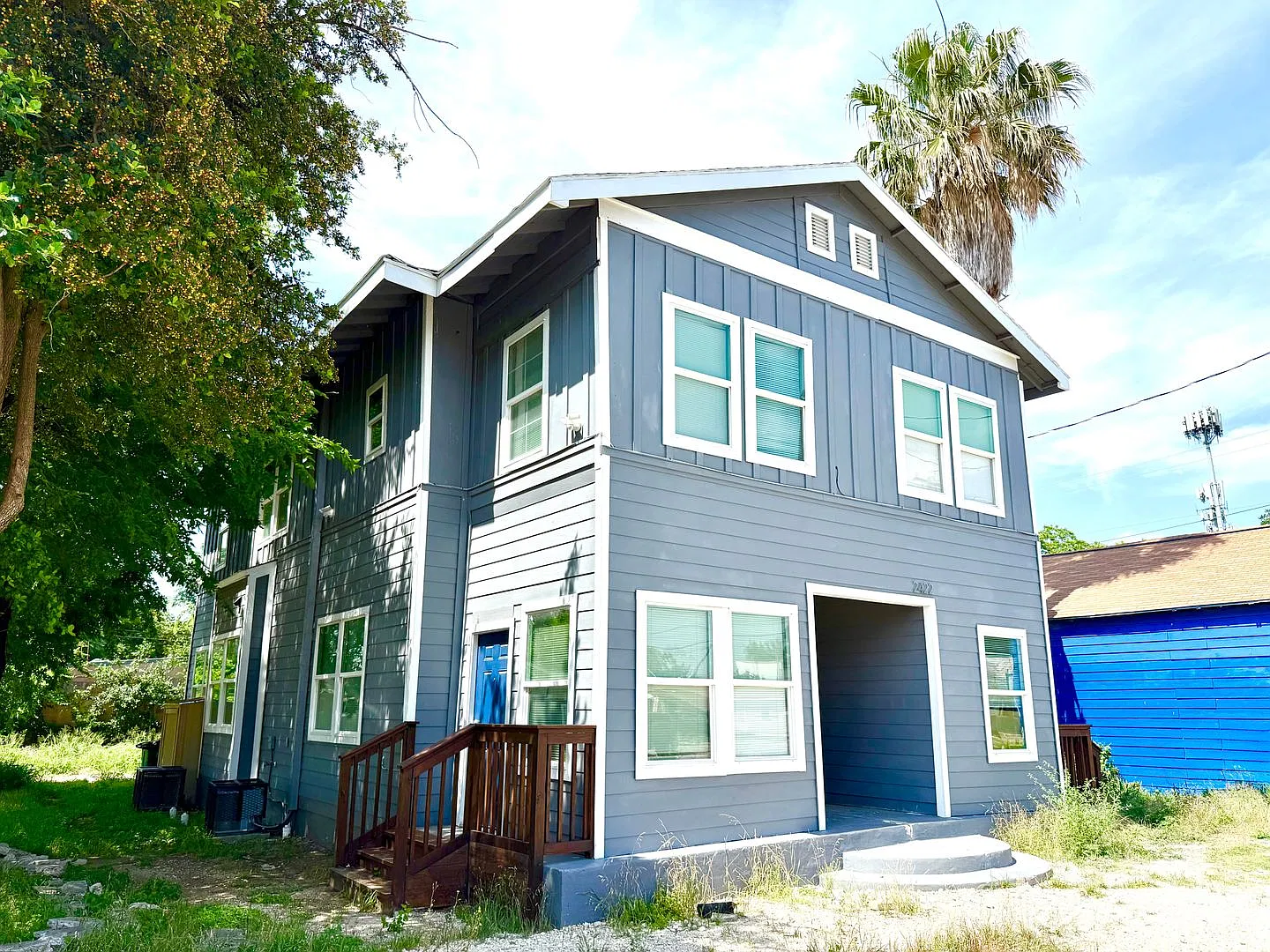 2422 West Commerce Street — Photo 1
