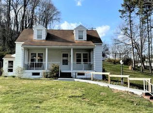 8 Woodbine Rd, Lewistown, PA 17044