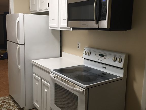 3rd image of 23 Redwood Ct #23