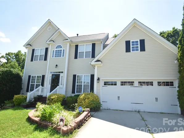 6629 Pattonsburg Dr, Charlotte, NC 28213