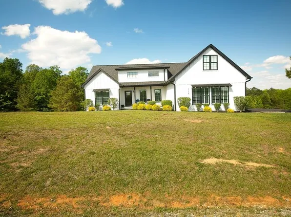 114 Canter Ln, Jamestown, TN 38556