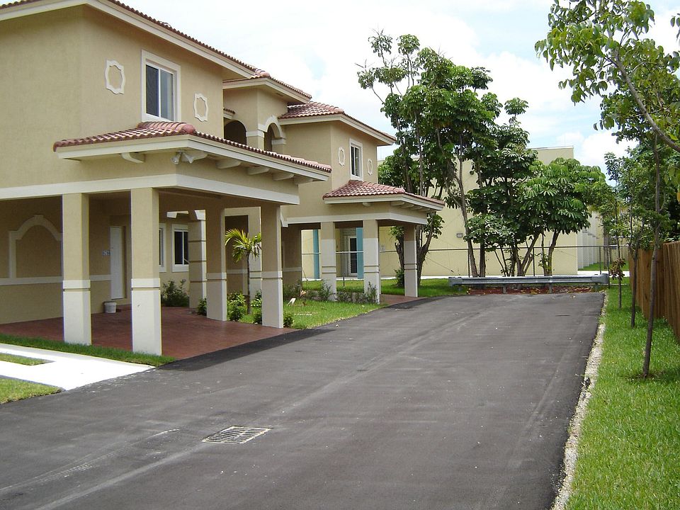 3 NEW BEAUTIFUL TOWNHOUSES