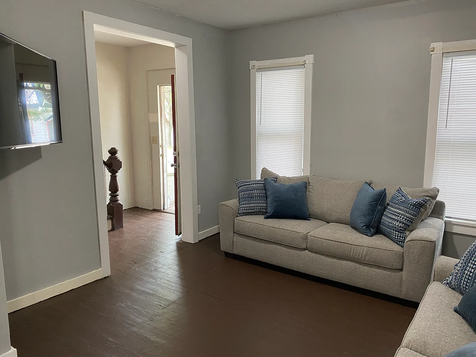 5 bed, 2200 sqft, $3,625 — Photo 3