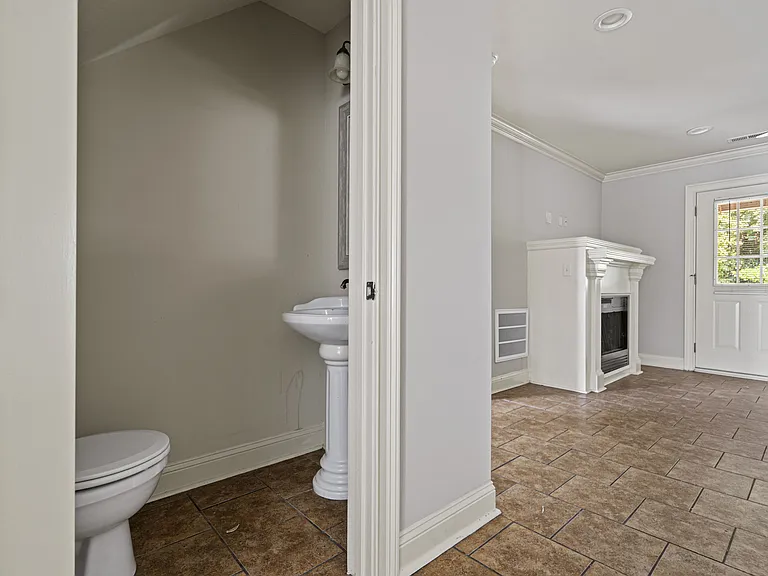 103A Lee Ln — Photo 9