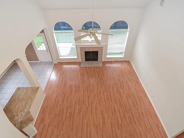 2715 Sunnycreek Ln — Photo 12