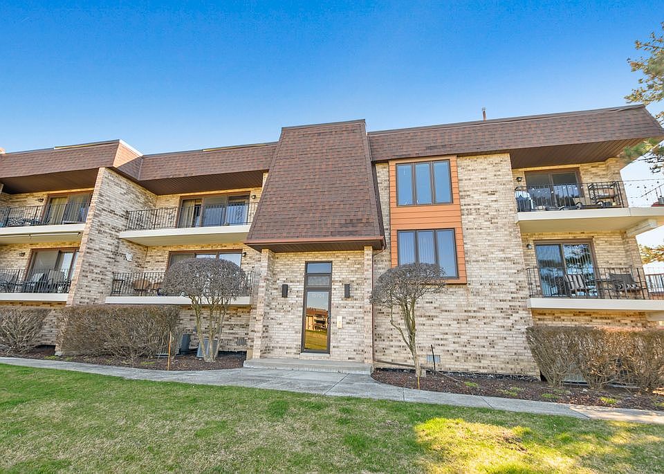 1st image of 15704 Deerfield Ct Unit 2N