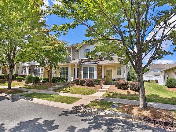 3rd image of 8032 Willow Branch Dr #Townhouse 22
