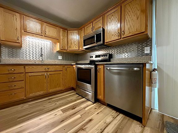 2nd image of 1010 Country Club Rd APT G1