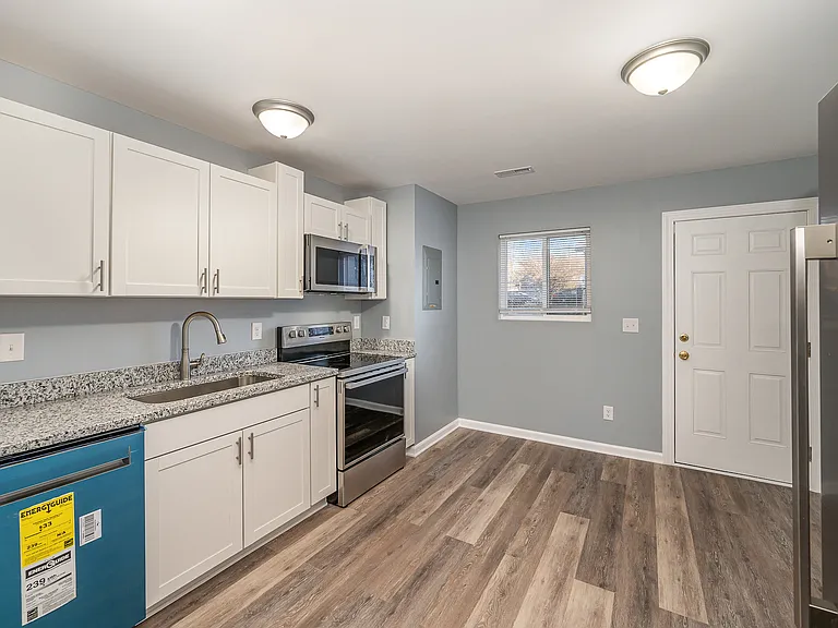 427 N Yadkin Ave — Photo 12