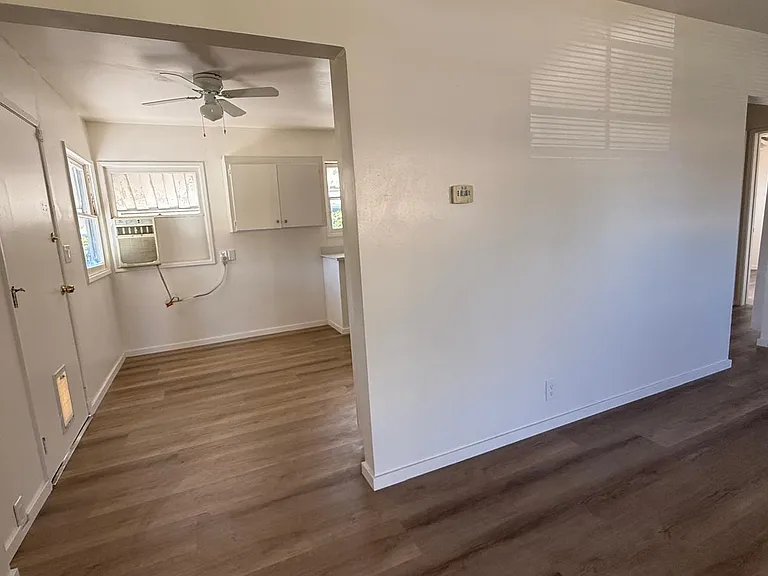 5541 Welland Ave — Photo 7