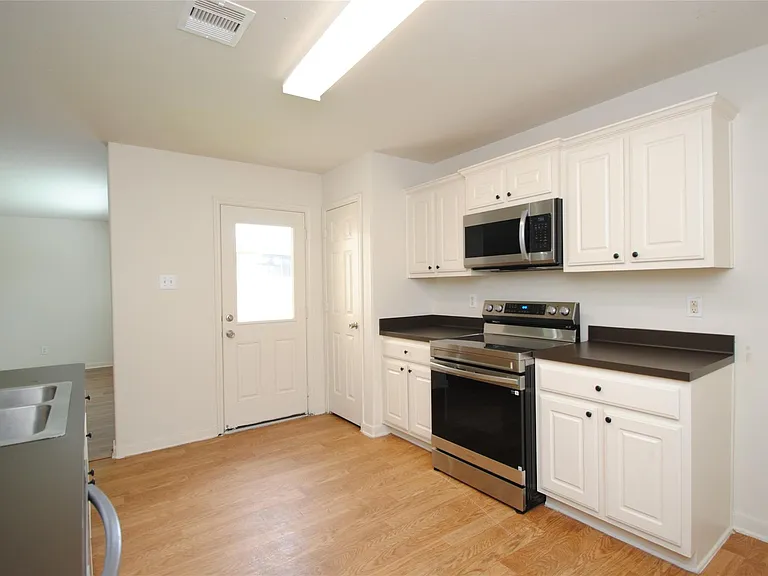 6923 Waterlilly View Ln — Photo 4