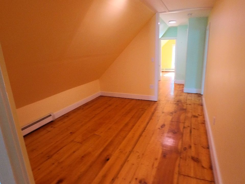 1st image of 23 Roberts St #3