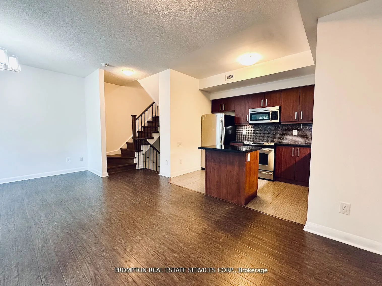 3 bed, $4,400 — Photo 2