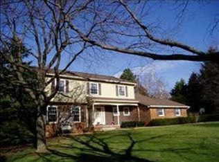 5698 Briar Glen Dr, Saline, MI 48176