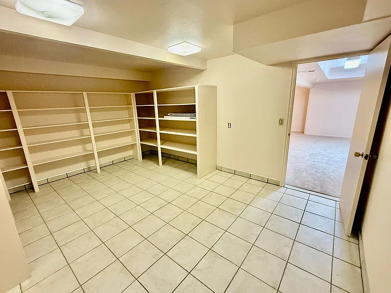 1415 Hopi Cir — Photo 35