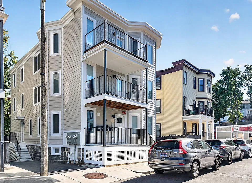 5 Tovar St #1R