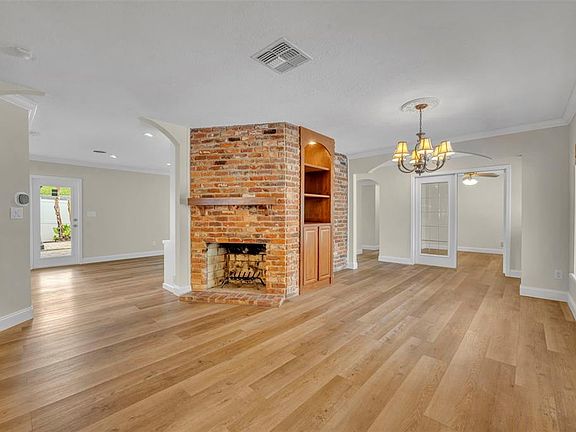 5th image of 2112 Chippewa Trl