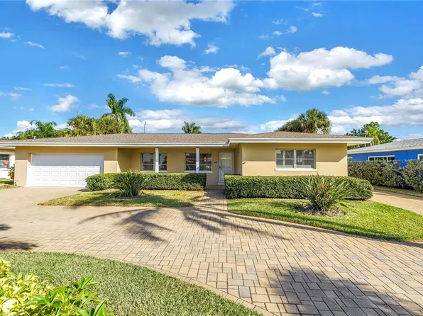 7047 S Shore Dr S, South Pasadena, FL 33707