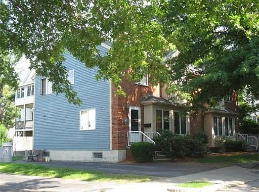 Building Photo 4