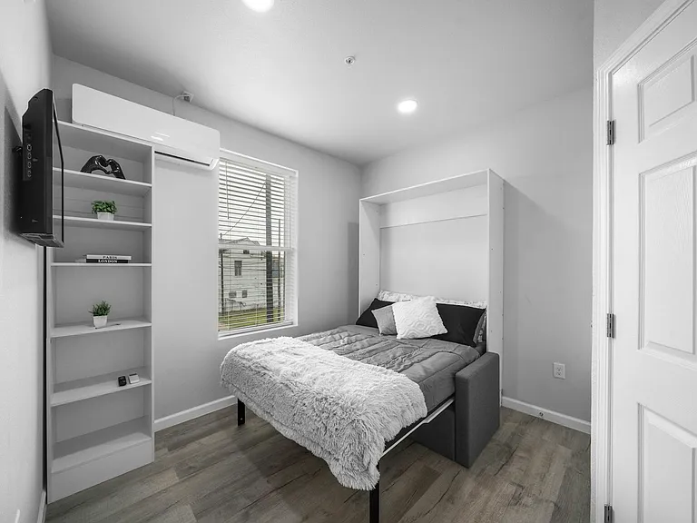 2813 Church St #F — Photo 11