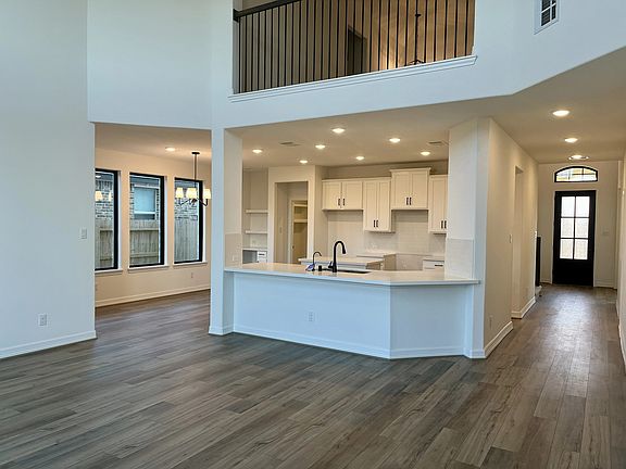 32322 Green Ash Drive Interior Image 5