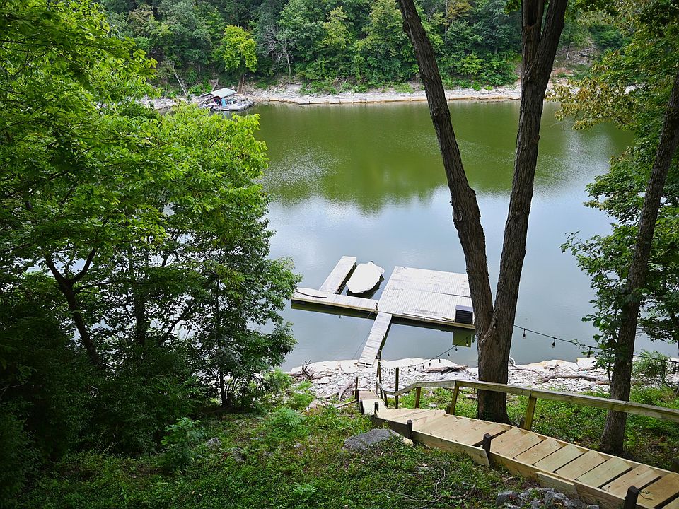 1st image of 1686 Wells Landing Rd