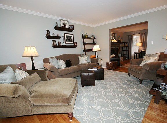 2nd image of 487 Carolian Dr