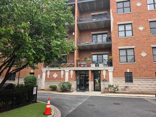2811 N Bell Ave, Chicago, IL 60618