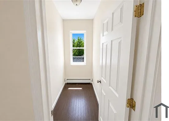 204 Magnolia St — Photo 3