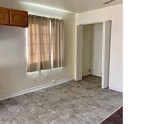4th image of 10931 Compton Ave
