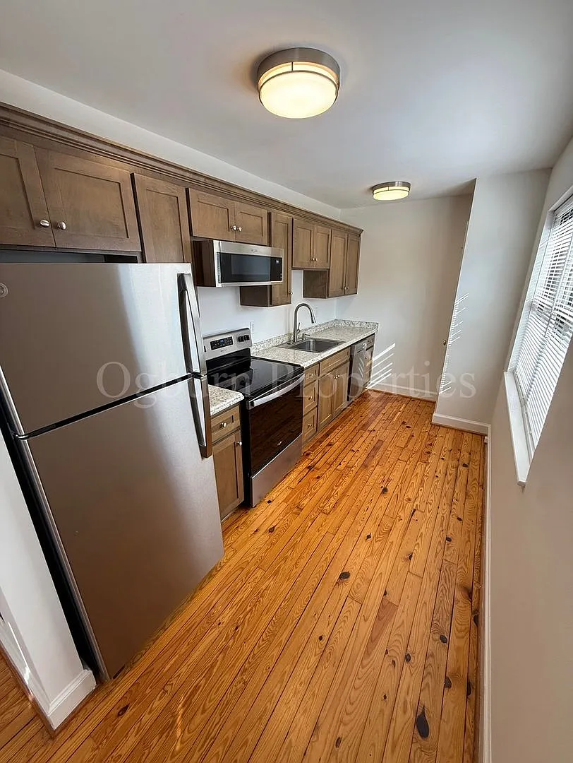 605010 - Pilot View/Carolina Avenue — Photo 4