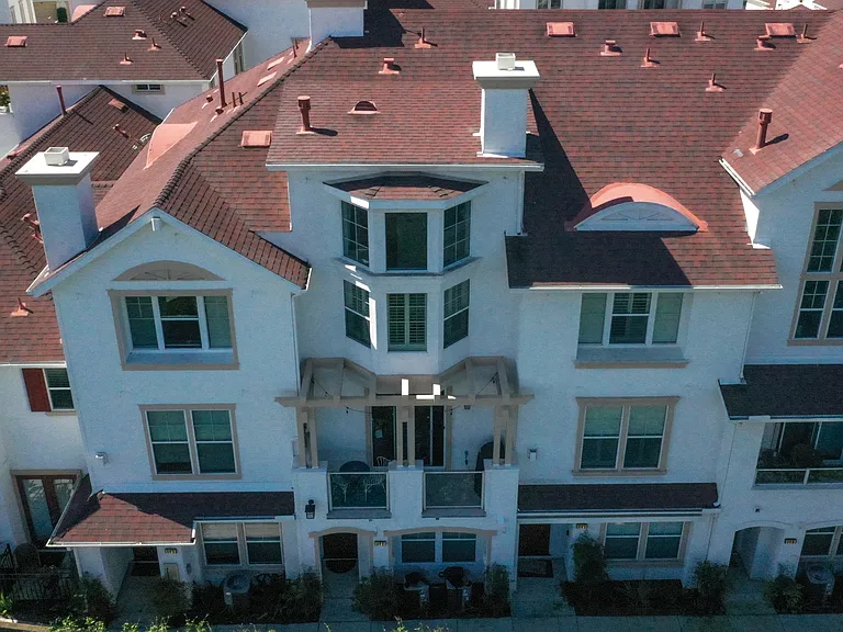 770 Harbor Cliff Way #142 — Photo 26
