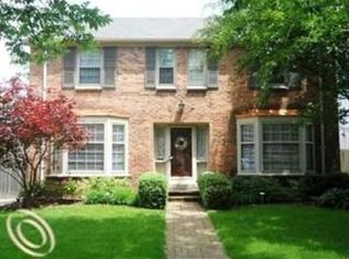356 McMillan Rd, Grosse Pointe Farms, MI 48236