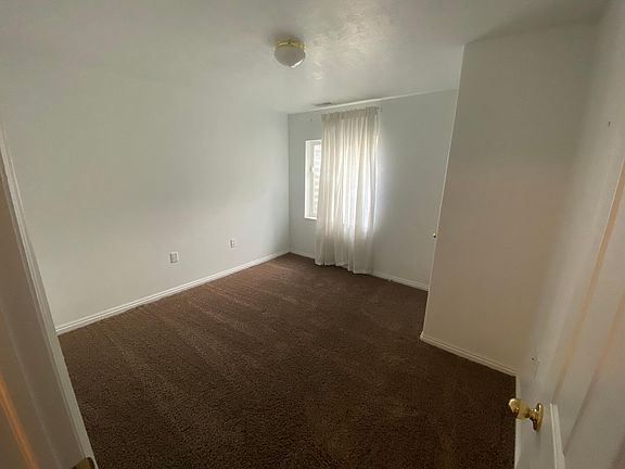 5th image of 563 W 2100th St N