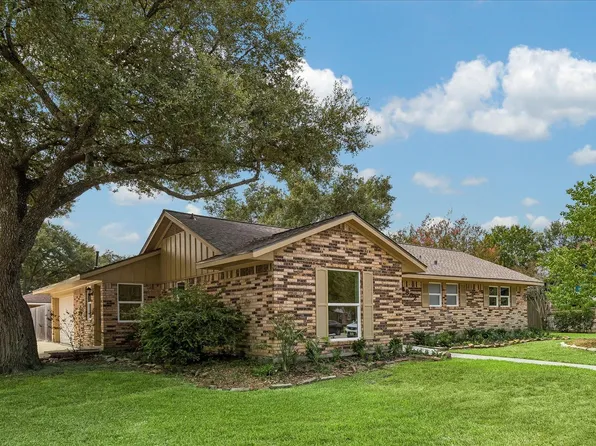 4802 Elm St, Pearland, TX 77581