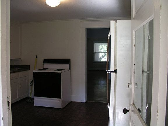 2nd image of 4439 Belleview Ave