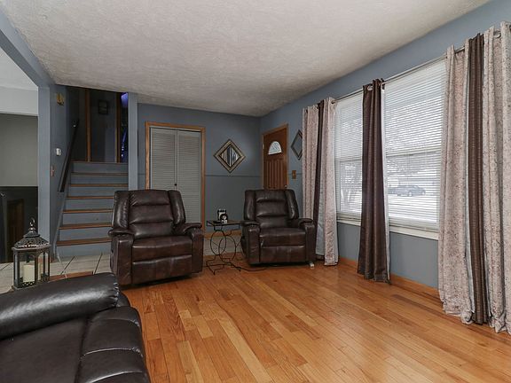 4th image of 203 Edwards Dr