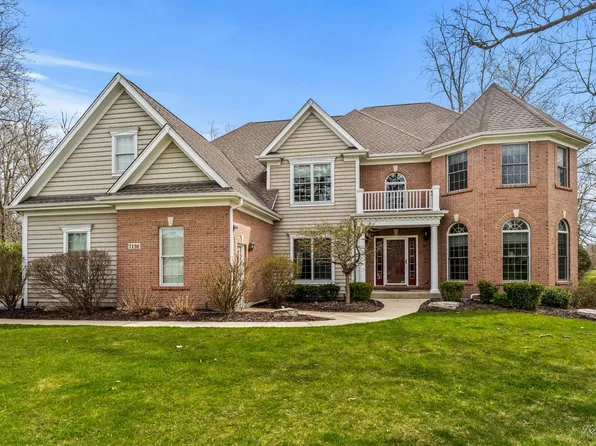 7130 Longmoor Dr, Crystal Lake, IL 60014